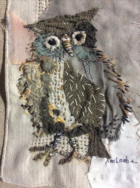 Art Fibres Textiles, Textile Art Embroidery, Bird Quilt, Embroidered Bird, Textile Fiber Art, Bird Embroidery, 자수 디자인, Hand Embroidery Art, Fabric Birds