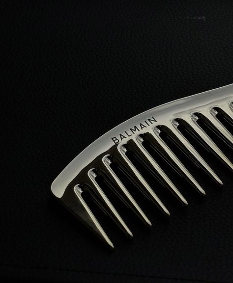 Balmain Hair Salon Marketing, Balmain Hair, Perfect Blowout, Paddle Brush, Hair Aesthetic, Styling Tools, Travel Size Products, Hair Salon, Comb