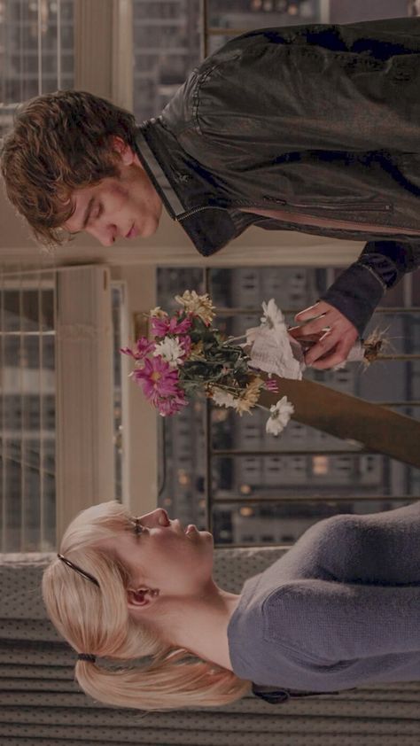 Amazing Spiderman Gwen Stacy, Peter Gwen Aesthetic, Andrew Garfield Spiderman Wallpaper Laptop, The Amazing Spiderman Gwen And Peter, Peter Parker And Gwen Stacy Wallpaper, Spiderman Gwen Wallpaper, Gwen Stacy Amazing Spiderman, The Amazing Spiderman Wallpapers, Peter And Gwen Wallpaper