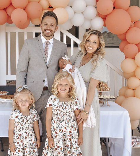 Preppy Parents, Kaley Munday, Preppy Family, Fam Goals, Kids Aesthetic, Newborn Family Photos, Dream Future, Preppy Girls, Mommy Goals