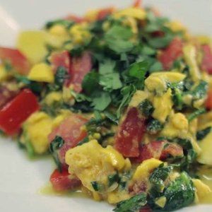 Vegan Ackee Scrambled "Eggs"; The best vegan substitute for scrambled eggs, using ackee fruit. Vegan Ackee, Ackee Fruit, Jamaican Breakfast, Scott Hamilton, Vegan Soul Food, Scrambled Eggs Recipe, Vegan Substitutes, Scrambled Egg, Egg Recipe