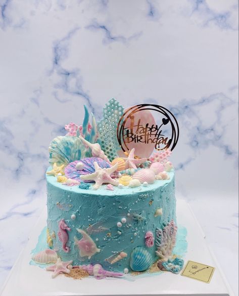 Under The Water Cake, Under Water Theme Cake, Birthday Cake Under The Sea, Ocean Themed Cakes, Water Theme Cake, Underwater Theme Cake, Cake Ocean Theme, Under The Sea Cake Ideas, Ocean Theme Birthday Cake