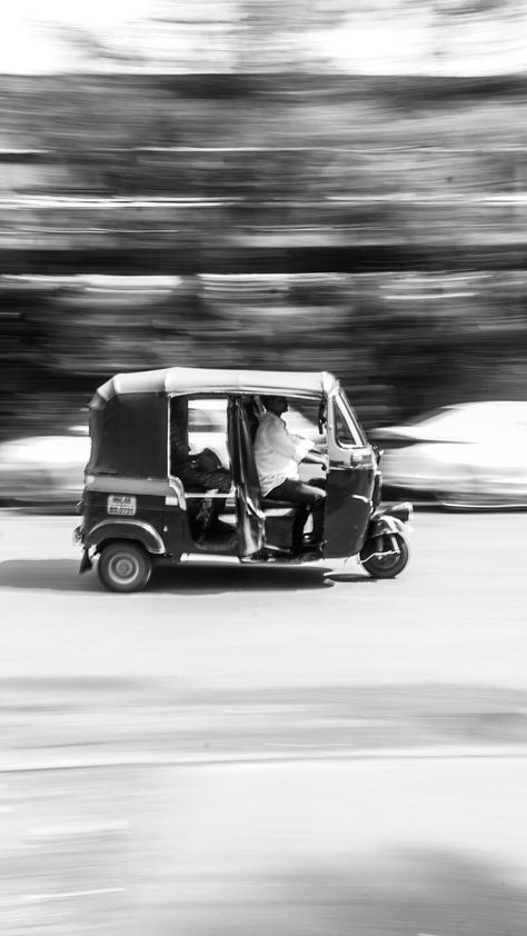 Motion blur Motion Blur Tutorial, Darkroom Photography, Motion Blur Photography, Photography Concepts, Street Photography Urban, Auto Rickshaw, Blur Photography, Motion Photography, Motion Blur