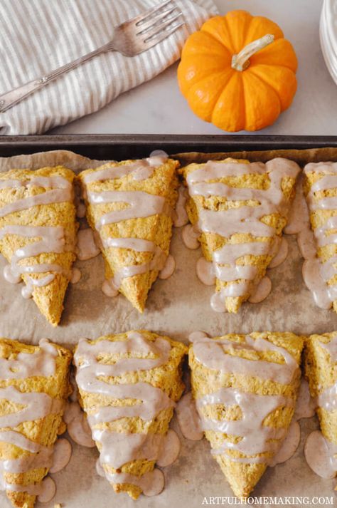 Sourdough Pumpkin Scones Sourdough Pumpkin, Pumpkin Scones Recipe, Breakfast Scones, Kids Brunch, Breakfast Baking, Eggless Cookies, Scone Recipes, Pumpkin Scones, Simple Video