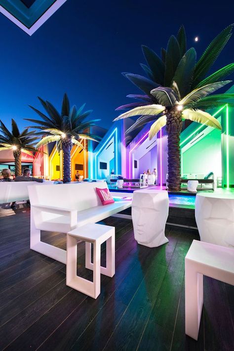 Rooftop Bar Design, Tropisk Fest, Tac Mahal, Club Lighting, Nightclub Design, Rooftop Design, Australian Interior Design, Beach Lounge, Interior Design Awards