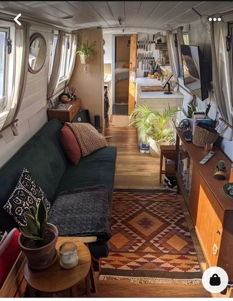 Narrow Boat Interior Ideas, Houseboat Living Interiors, Narrow Boat Interior, House Boat Interior, Narrow Boats For Sale, Canal Boat Interior, Narrowboat Interiors, Boat Interior Design, Boat House Interior