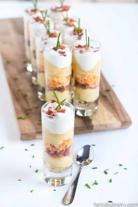 Potato Appetizers Easy, Shot Glass Appetizers, Potato Appetizer, Easy Party Appetizers, Individual Appetizers, Potato Appetizers, Easy Mashed Potatoes, Mini Appetizers, Make Ahead Appetizers