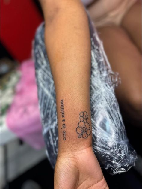 Tats On Chest, Small Tattoo Black Women, Tattoo Ideas Black Female, Tattoo Black Women, Flower Tats, Small Words Tattoo, Memorial Tattoo Ideas, Small Neck Tattoos, Simple Tattoos For Women