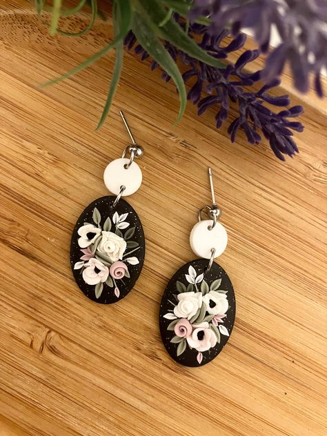 Dream Clay, Floral Clay Earrings, Clay Designs, Polymer Clay Flower Jewelry, Diy Earrings Polymer Clay, Earrings Clay, Clay Flower, Floral Jewelry, Clay Design