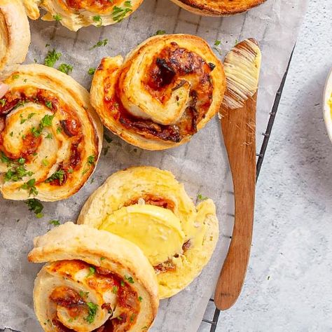 Tomato relish and bacon pinwheel scones | New World Gluten Free Pizza Rolls, Pizza Roll Recipe, Chicken Biryani Recipe, Tomato Relish, Pizza Rolls, Biryani Recipe, Gluten Free Pizza, Pizza Toppings, Savory Snacks