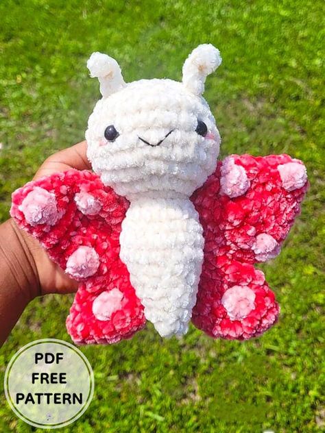 Crochet Craft Fair, Crazy Crochet, Crochet Butterfly Pattern, Easy Crochet Animals, Plushie Patterns, Crochet Animals Free Patterns, Crochet Butterfly, Crochet Stars, Crochet Amigurumi Free