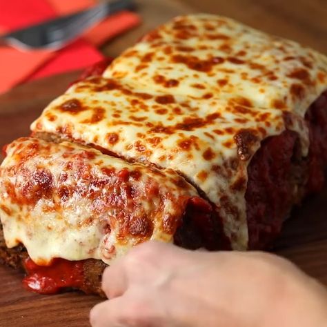 Lasagna Stuffed Meatloaf | By Twisted Meatloaf Topping, Stuffed Meatloaf, Gluten Free Main Dishes, Italian Pasta Dishes, Big Meals, Camp Cooking, Lasagna Recipe, Meatloaf Recipes, Top Recipes