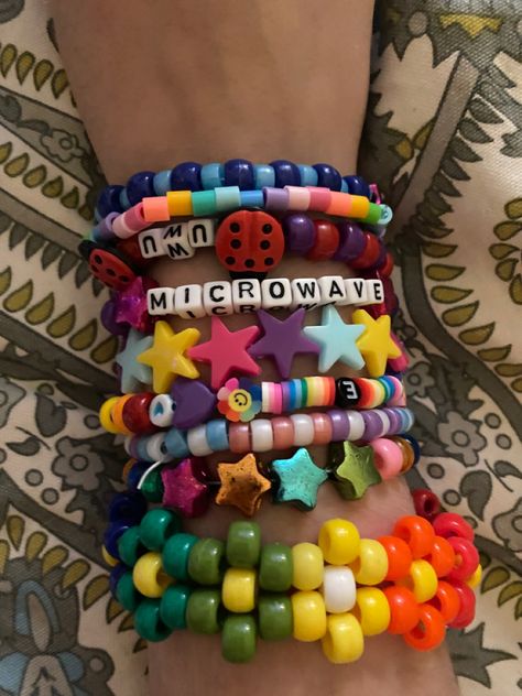 Simple Kandi Cuff Ideas, Kandi Word Ideas, Kandi Bracelets Ideas Singles, Easy Kandi, Kandi Single Ideas, Kandi Sayings, Kandi Ideas Words, Kandi Words Ideas, Kandi Ideas Singles