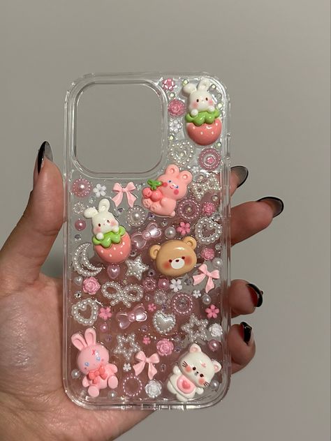 first time making a phone case! junk case, phone case, cute charms, cute phone, kawaii, handmade, crafts, phone case crafting Diy Phone Case With Charms, Iphone Clear Case Ideas, Junk Phone Case Ideas, Phone Case With Charms, Junk Case, Clear Phone Case Design, Kawaii Iphone Case, Charm Phone, Handmade Phone Case