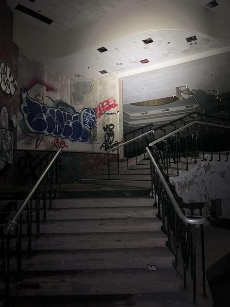 #graffiti #abandoned #aesthetic Abandoned Factory Aesthetic, Graffiti Abandoned Building, Abounded Places Aesthetic, Abonded Places Graffiti, Aesthetic Abandoned Places, Abandoned School Aesthetic, Abandoned Town Aesthetic, Abandoned Laundromat, Abandoned Building Aesthetic