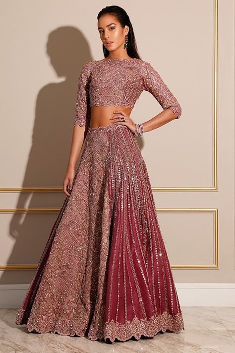 Mehandi Outfit, Desi Wardrobe, Indian Bridal Couture, Designer Bridal Lehenga Choli, Character Wardrobe, Latest Bridal Dresses, Bridal Attire, Designer Bridal Lehenga, Summer 19