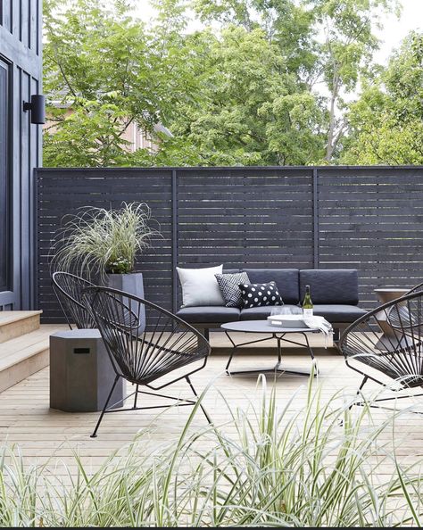 Outdoor Deck Decorating, Sarah Richardson Design, Modern Deck, Sarah Richardson, Outdoor Deck Furniture, Back Deck, Privacy Fence, Outdoor Inspirations, Outdoor Deck