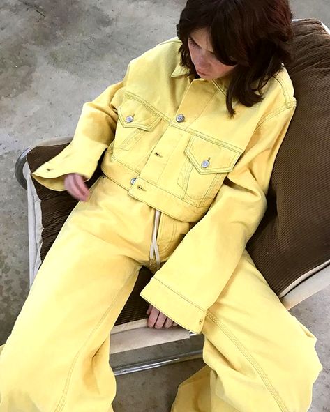 Denim-on-denim trend 2018: Ganni yellow denim set Denim Jacket Trend, Coloured Denim Jacket, Denim Shorts Outfit, Yellow Denim, Monochromatic Outfit, Estilo Denim, Trendy Swimwear, Denim Trends, Denim Details