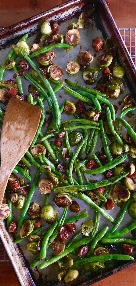 Green Bean And Brussel Sprouts, Roasted Green Beans And Brussel Sprouts, Beans And Brussel Sprouts, Brussel Sprouts In Oven, Paleo Veggies, Free Guy, Paleo Side Dishes, Oven Vegetables, Vegetable Recipe