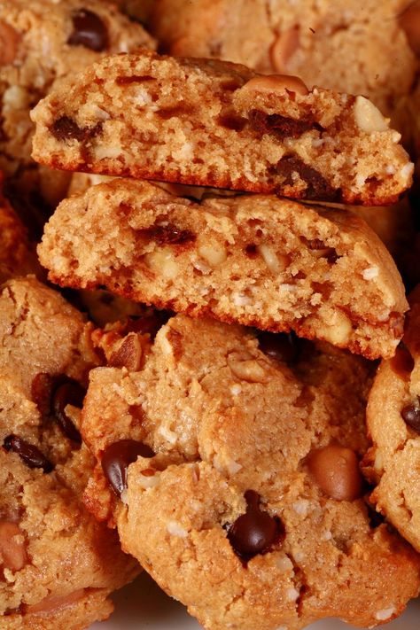 A plate of low carb cowboy cookies - keto cookies with peanut butter, coconut, chocolate chips, butterscotch chips, nuts, and more! Overlaid text says keto cowboy cookies. Keto Cowboy Cookies, Cowboy Cookies Recipe, Cowboy Cookie Recipe, Cowboy Cookies, My Keto, Low Carb Cookies, Family Recipes, Cookies Recipe, Cafe Food