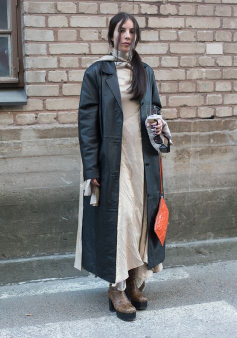 Helsinki Street Style, Miu Miu Boots, Hel Looks, Purple Trench Coat, Taylor Swift Shirts, Urban Outfitters Skirt, Fashion Vibes, 25 May, Street Style Blog