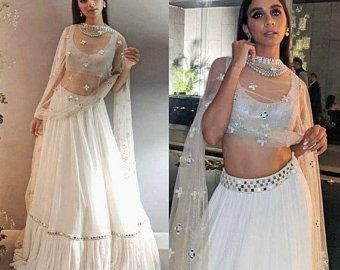 Design By shivani by Designbyshivani on Etsy Net Dupatta Designs, New Lehenga Choli, Dupatta Designs, Nikkah Dress, Indian Outfits Lehenga, Lehnga Dress, Traditional Indian Outfits, Indian Gowns Dresses, Indian Woman