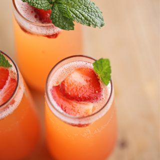 strawberry lemonade mimosa | Created by Diane Lemonade Mimosa, Strawberry Mimosa, Alcoholic Desserts, Mimosa Recipe, Cocktail Drinks Alcoholic, Brunch Drinks, Birthday Brunch, Favourite Food, Fruit Drinks