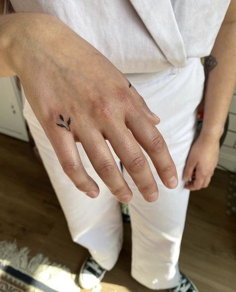 Decorative Hand Tattoo, Small Tattoo Ideas Hand, Fine Line Tattoo Women, Easy Stick And Poke, Handpoke Tattoo, 4 Tattoo, Stick N Poke Tattoo, Poke Tattoo, Dainty Tattoos