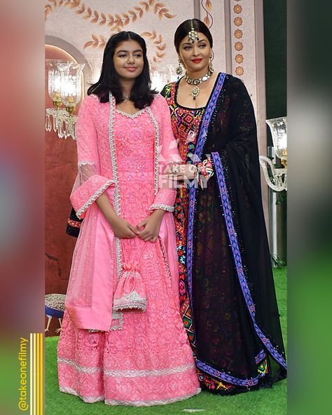 Aishwarya Rai Bachchan with her daughter Aaradhya pose for a photo 📸 on their arrival for Anant Ambani and Radhika Merchant’s blessing ceremony ✨at the Jio World Convention Centre, in Mumbai 📍 Anant Ambani And Radhika Merchant, Aaradhya Bachchan, Blessing Ceremony, Radhika Merchant, Anant Ambani, Pose For A Photo, Aishwarya Rai Bachchan, Aishwarya Rai, Convention Centre