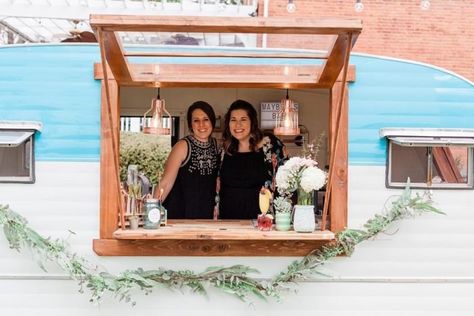 Based in Northern Kentucky, May Bells travels around the Tristate, so it's not difficut to track them down. Mobile Cocktail Bar, Bar On Wheels, Fresh Drinks, Southern Homes, Serving Drinks, Mobile Bar, Event Coordinator, Southern Home, Camper Ideas