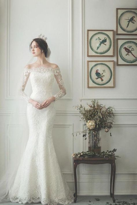 Christian Wedding Gowns, Korean Wedding Dress, Simple Wedding Gowns, Bride Dress Simple, Wedding Gown Inspiration, Classy Wedding Dress, Stylish Wedding Dresses, Pretty Wedding Dresses, Dream Wedding Ideas Dresses