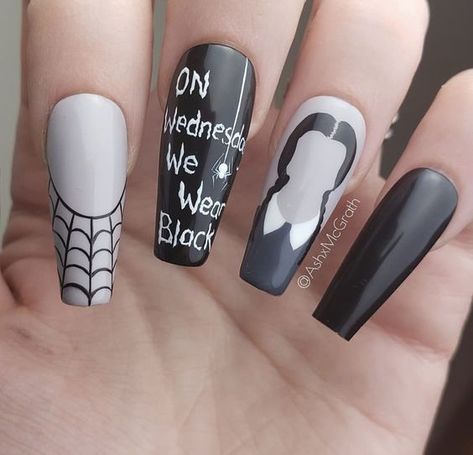 25 Wednesday Addams Nails For Halloween 2024 That Are Spooktacular! Addams Nails, Wednesday Addams Nails, Sugar Skull Nails, Fun Halloween Nails, Disney Acrylic Nails, Horror Nails, Nail Art Halloween, Holloween Nails, Halloween Acrylic Nails