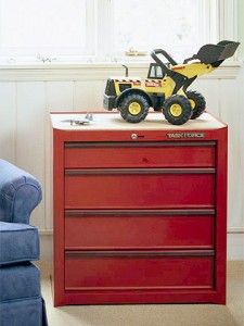 Repurposed tool box as a toy chest in a boys room Creative Toy Storage, Boy Dresser, Fun Organization, Kids Rooms Diy, Storage Kids Room, Tool Chest, Clever Storage Solutions, Boy Bedroom, Big Boy Room