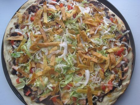 Tostada Pizza Recipe, Tostada Pizza, Taco Pizza Recipes, Vegetarian Pizza Recipe, Pizza Oven Recipes, Savory Dessert, California Pizza Kitchen, California Pizza, Pizza Kitchen