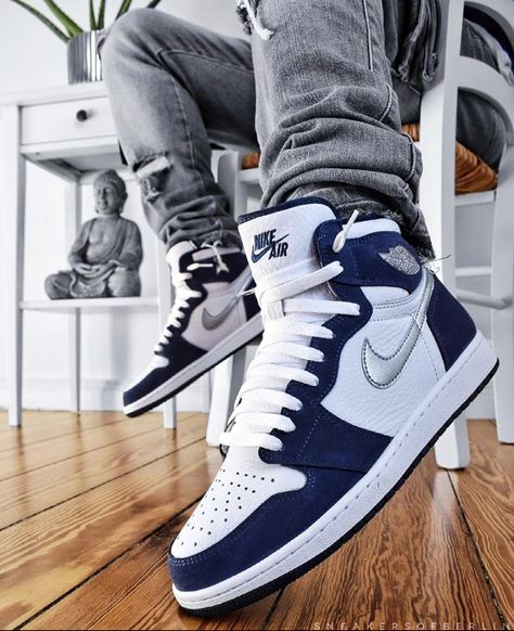 Cheap Jordan Shoes, Sneaker Outfits, Nike Fashion Shoes, Navy Sneakers, Jordan Shoes Retro, Nike Air Jordan 1 Retro, Nike Jordan Retro, All Nike Shoes, Shoes Sneakers Jordans