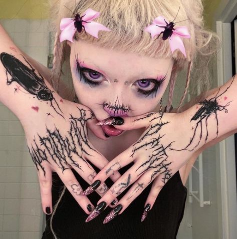 Jazmin Bean ༗.̫̮ ༗ (@jazminbean) • Instagram photos and videos - Google Chrome Jazmin Bean Aesthetic, Jazmin Bean, Yami Kawaii, Beach Bunny, Creepy Cute, Alternative Outfits, Artistry Makeup, Pastel Goth, Visual Communication