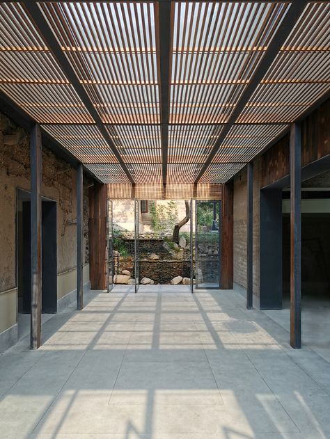 Gallery of Valley Retreat / Wang Weijen Architecture - 22 Retreat Architecture Design, Steel Canopy Architecture, Timber Pergola, Steel Pergola, Canopy Architecture, Beautiful Outdoor Living Spaces, Timber Roof, Modern Pergola, Wood Pergola