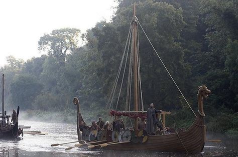 Curonians, the fearsome pirates of the Baltic - From the 9th to the 13th centuries, the present-day Lithuanian Baltic coast was inhabited by the Curonians, a Baltic tribe that inspired respectful fear even in the Scandinavians. Unfortunately, the Curonians did not found a state and were forced to recognise the rule of the Teutonic Order. Life by the sea was never calm.  Read more: http://en.delfi.lt/lithuania/society/curonians-the-fearsome-pirates-of-the-baltic.d?id=71509824 Rollo Vikings, Clive Standen, Teutonic Order, Viking Saga, Viking Wallpaper, Life By The Sea, Viking Series, Christian Missions, Vikings Tv Show