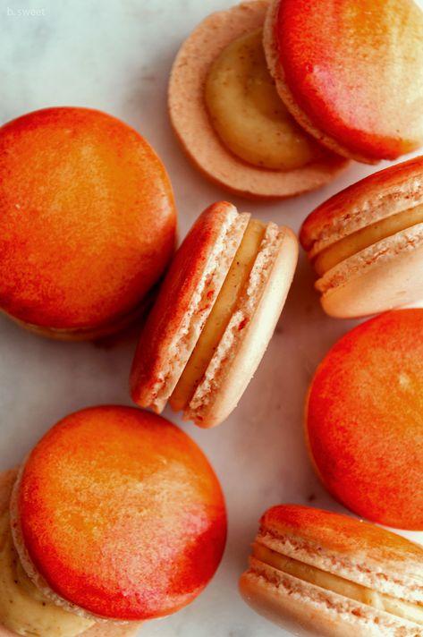 Sun Macarons, Peach Macaron, Peach Filling, Le Macaron, Peach Cookies, Macaron Filling, Presentation Techniques, Macaron Flavors, Baking Stuff