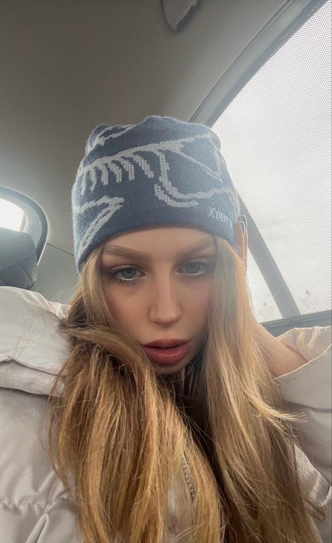 Arcteryx Beanie, Bird Head, Collage Des Photos, Better Style, Dream Style, Cute Fits, Fashion Inspo Outfits, Dream Closet, Fashion Inspo