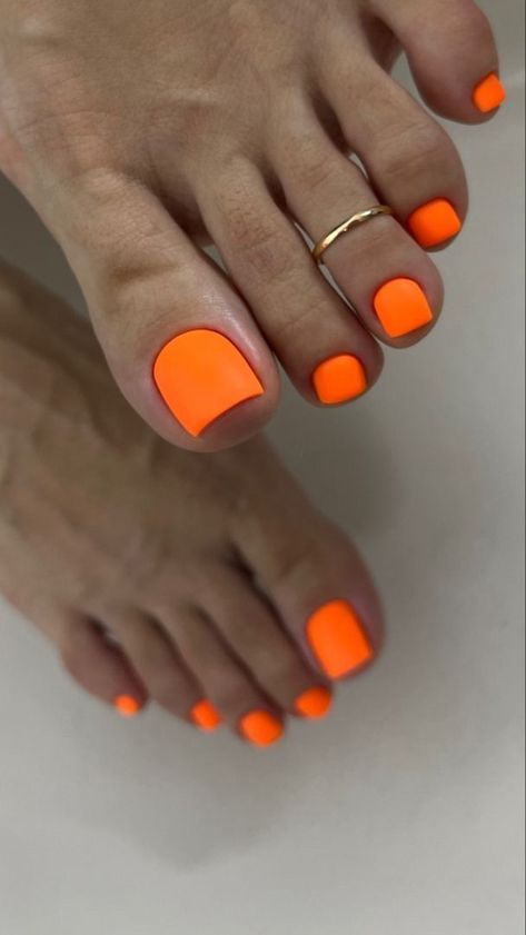 Fresh Toe Nail Art Ideas #nails #toenailcolors #toenaildesigns #nailsacrylic Toe Nail Colors, Pedicure Gel, Toenail Designs Summer, Pedicure Colors, Gel Toe Nails, Nagellack Trends, Toe Nail Color, Cute Toe Nails, Summer Toe Nails