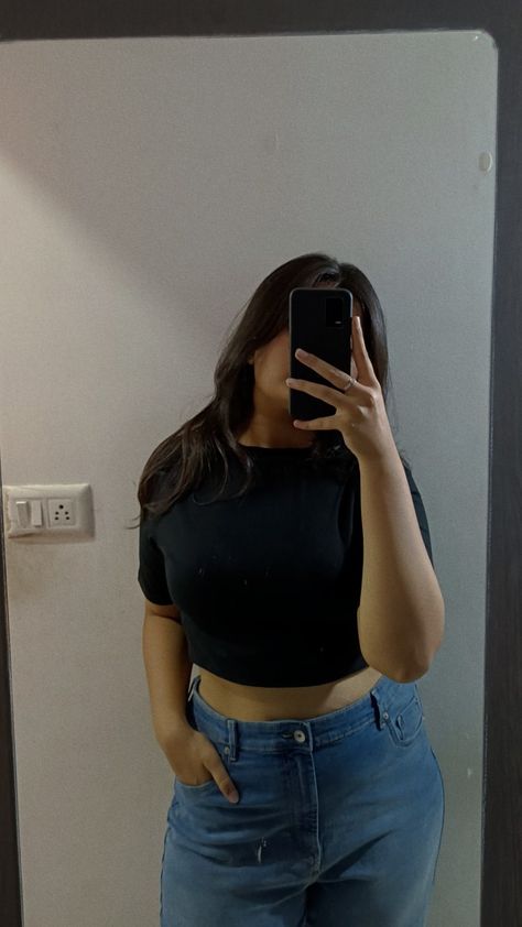 Chubby Girls Dp Hidden Face, Blk Aesthetic, Chubby Aesthetic Outfit, Fake Pfp, Car Snap, Ldr Quotes, Indian Bride Makeup, Stylish Pic, Girl Crush Fashion