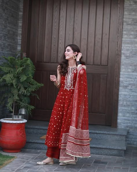 @official_mayaali in #Norway wearing, Outfit by: @faizasaqlain •… Pakistani Wear, Pakistani Beauty, Outfit Indian, Suit Styles, Maya Ali, Punjabi Fashion, Eid Outfits, Salwar Kamiz, Traditional Indian Outfits