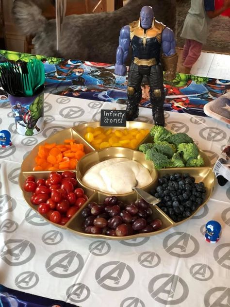 Marvel 1st Birthday Party Ideas, Marvel Theme Birthday Party Decorations, Marvel 16th Birthday Party, Avengers Food Party Ideas, Avengers Snacks Ideas, Marvel Snacks Party Ideas, Teen Marvel Party, Avenger Party Food, Marvel Party Food Ideas