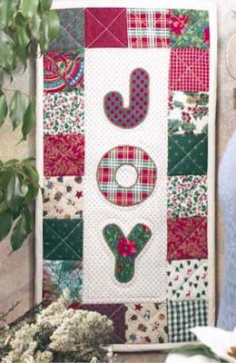 Snowman Pillows, Christmas Quilting Projects, Christmas Sewing Projects, Christmas Quilt Patterns, Quilted Wall Hanging, Hanging Quilts, Quilted Table Runners Patterns, Start Quilting, Christmas Wall Hangings