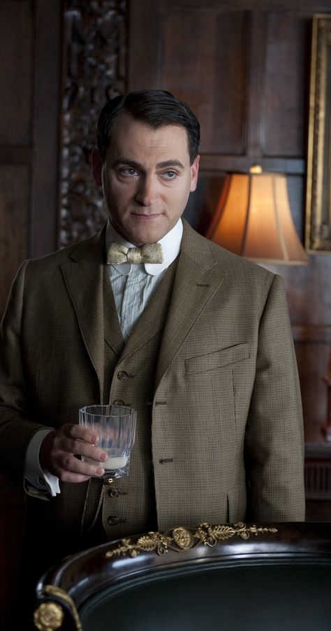 Michael Stuhlbarg as Arnold Rothstein in BOARDWALK EMPIRE Arnold Rothstein, Dabney Coleman, Empire Season, Steve Buscemi, Boardwalk Empire, Army Fashion, Empire Style, Picture Photo, Bow Tie