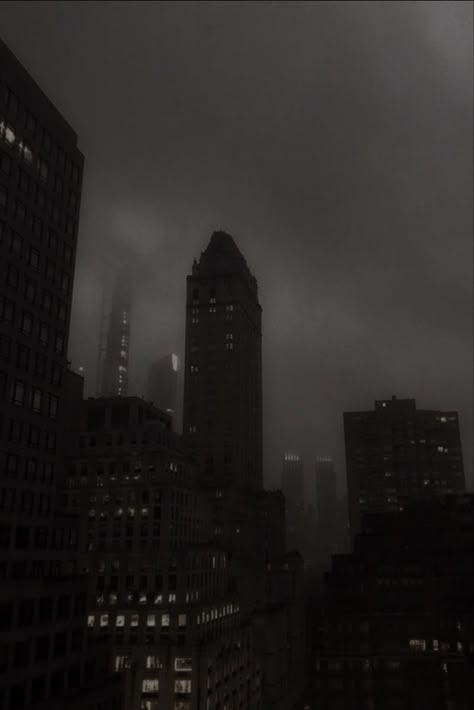 Dark City, Dark Paradise, Gray Aesthetic, City Vibe, Night Vibes, Black And White Aesthetic, Black Aesthetic Wallpaper, Dark Places, Aesthetic Colors