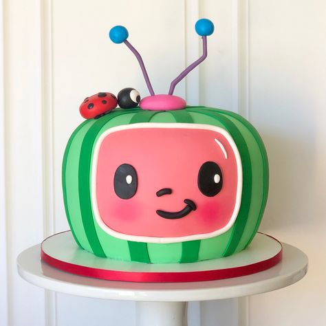 Coconelon Girl Cake, Cocomelon Watermelon Cake, Cocomelon Halloween Cake, Cute Cake Designs For Kids, Simple Cocomelon Cake Ideas, Diy Cocomelon Cake, Toddler Cake Ideas, Cocomelon Party Cake, Cocomelon Fondant Cake