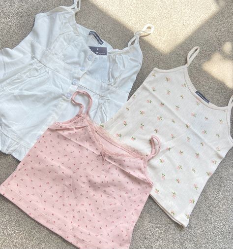 Pink And White Outfits Aesthetic, Vintage Girly Outfits, Baby Pink Outfit Aesthetic, Coquette Baby Clothes, Coquette Pink Outfit, Coquette Wishlist, Brandy Melville Coquette, Pink White Aesthetic, Pink Coquette Aesthetic