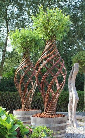 Living Willow, Jardim Diy, Metal Sculptures, Concrete Garden, Have Inspiration, Garden Tours, Ideas Garden, Garden Structures, Garden Styles